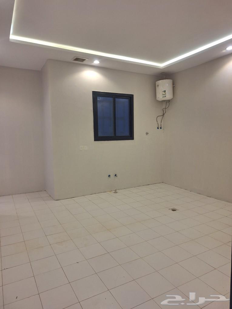 للبيع درج داخلي شرق الرياض حي تنال مساحه 354م شارع 15 شمالي63005090219523114