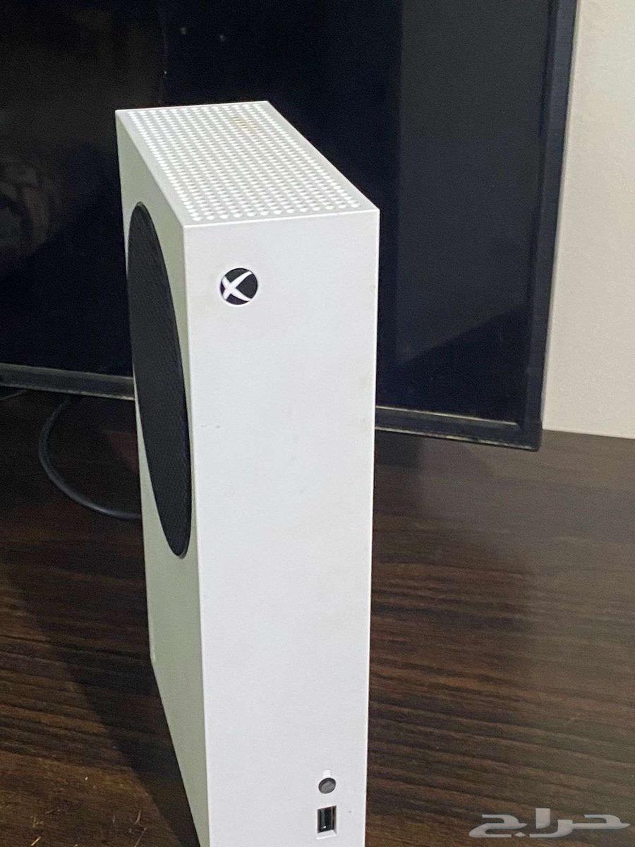 Xbox Series S, had it for 8 months, still has 3 months of warranty left63699312348417113