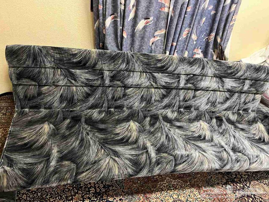 كنب مجلس ارضي 4 قطع مع زاويتين وستائر شباكين63699312624770110
