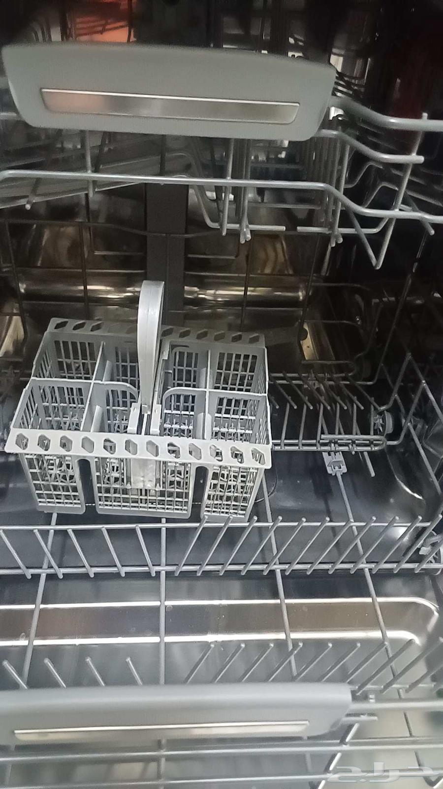 Ariston dishwasher, like new, minimal use63699634092291110