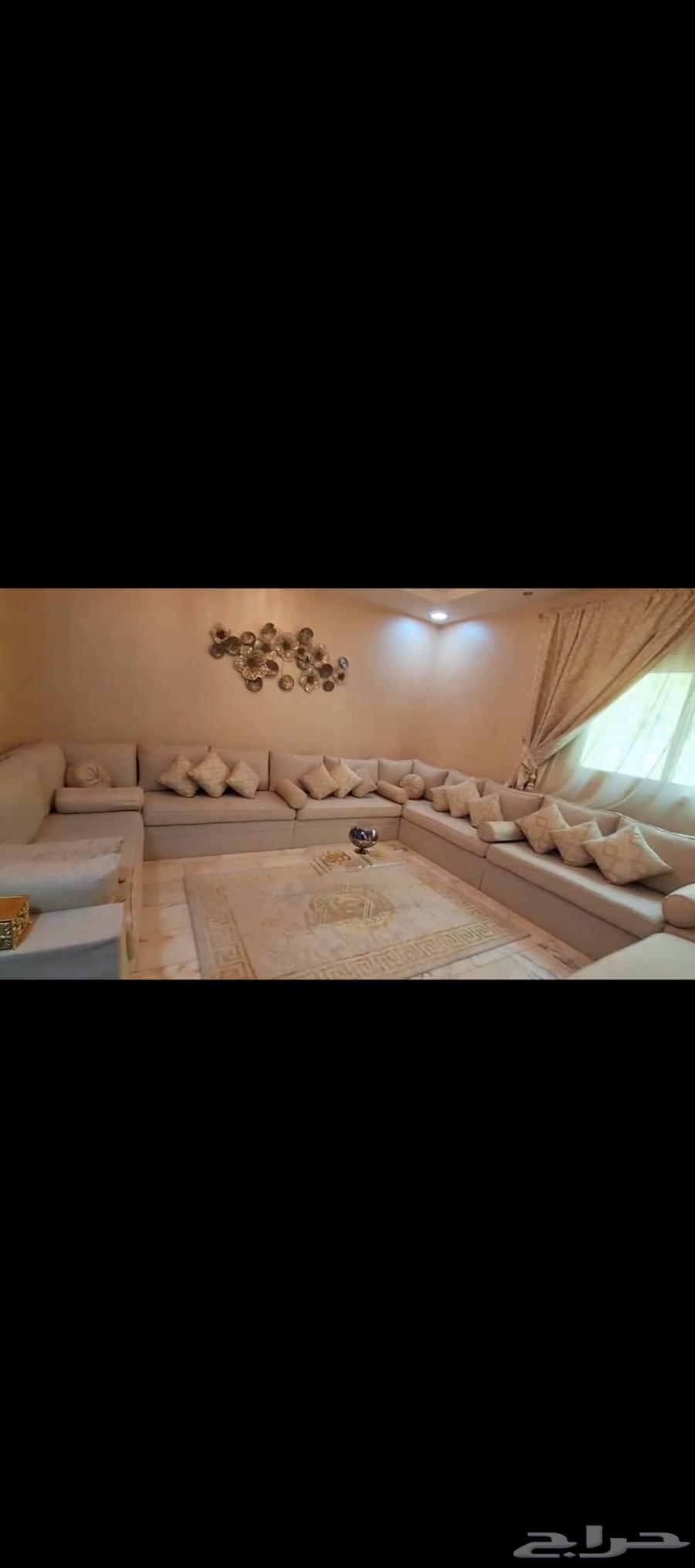 Clean used sofa 4 563699629665154112