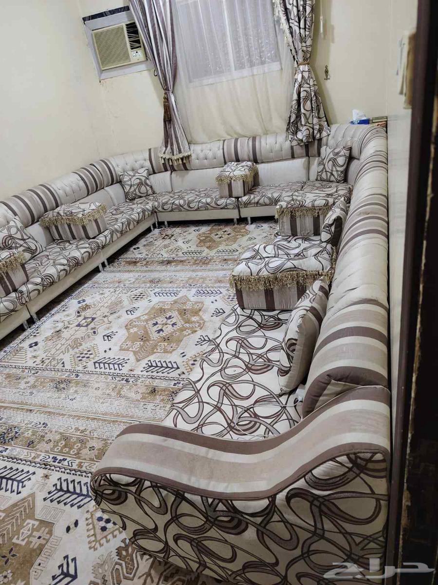 مجلس 4في5مع 3فرشات ارضيه مع الستاره مع الطاولات63701125679491110