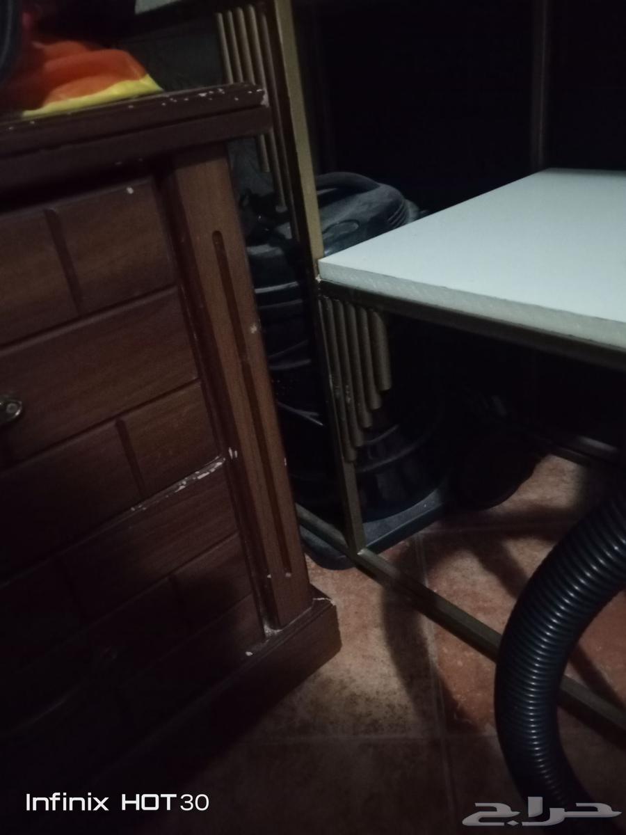 ثنتين مكانس كهربائيه شغالات بس يبغالهن شوية صيانه63706214562305111