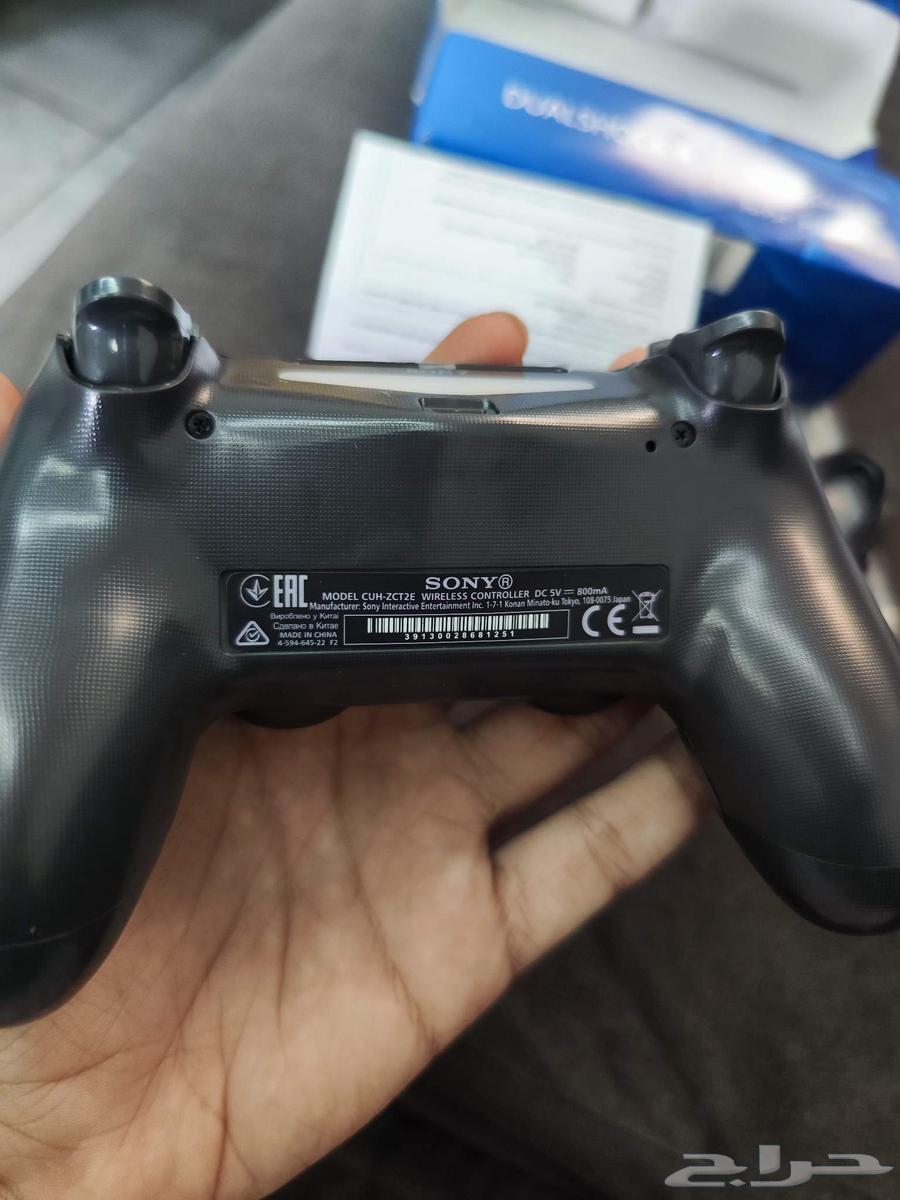 PS4 CONTROLLER63701125790339111