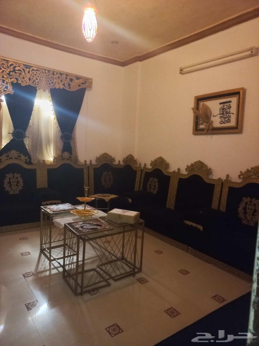 Clean sofa for sale due to relocation, price 1500, contact for details63699533476609111