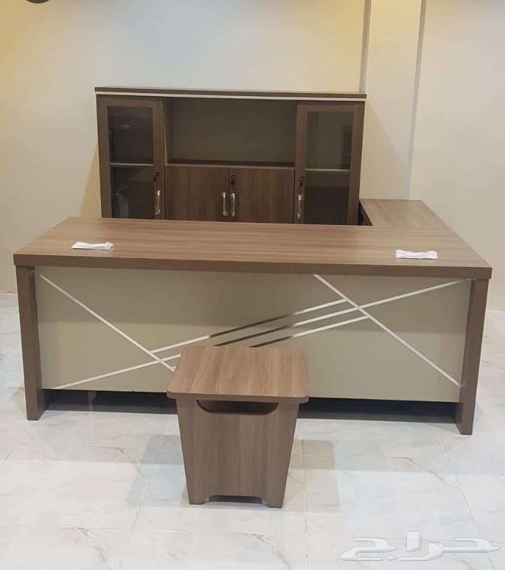 مكتب مودرن و دواليب كنب63699818332418113
