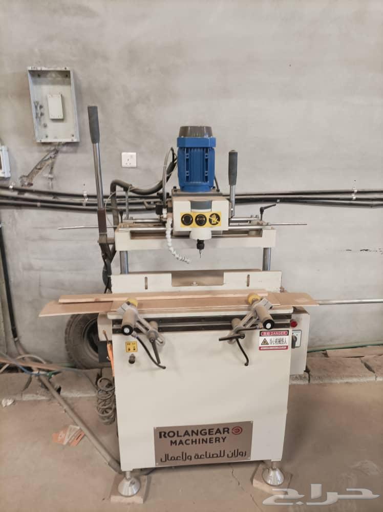 Modern aluminum and wood factory with semi-new CNC machine63700459323138113
