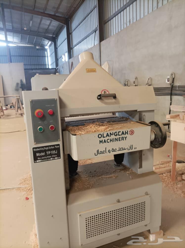 Modern aluminum and wood factory with semi-new CNC machine63700459323138111