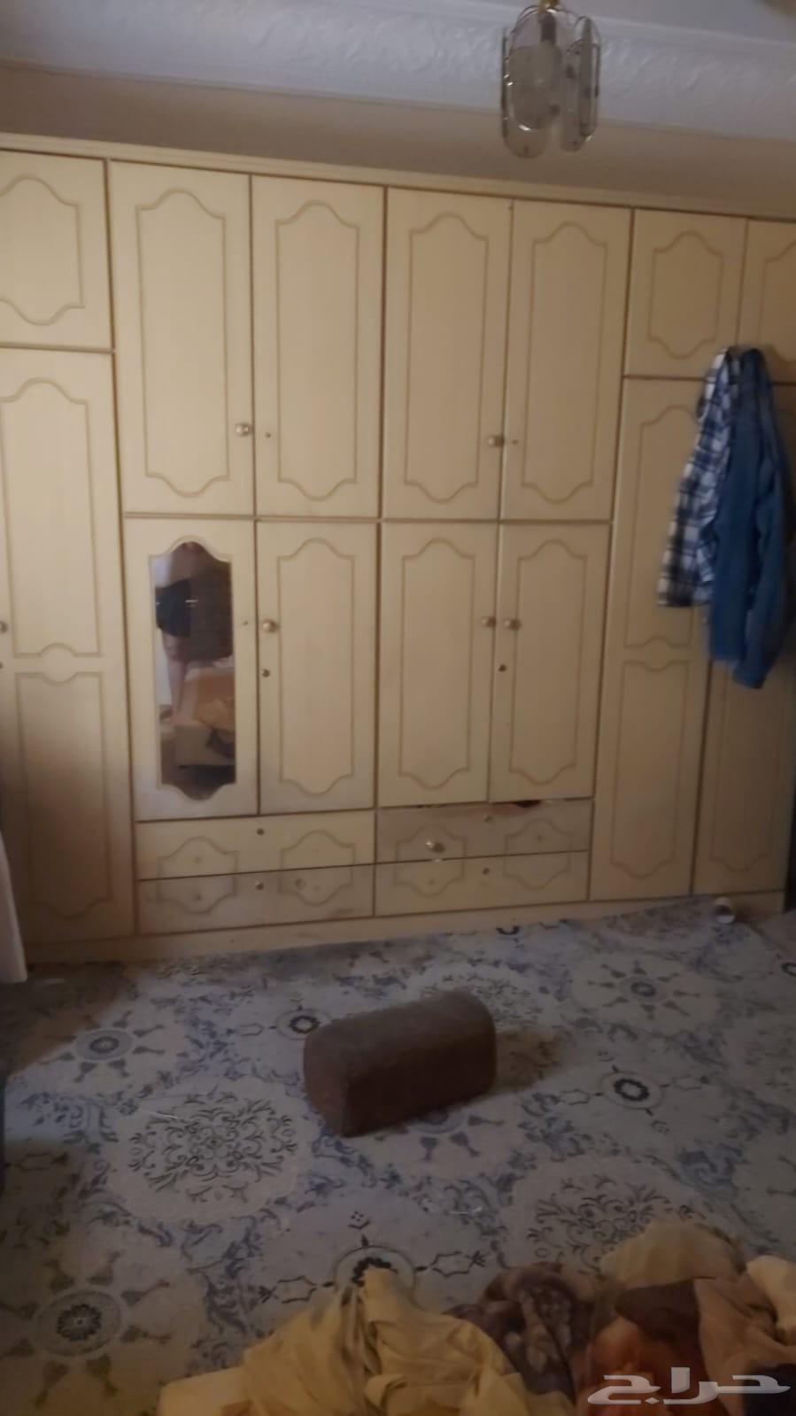 تلاجه بحاله جيدة وبوتجاز شغال ممتاز..دولاب شبه جديد..سأله شغ63701027099779112