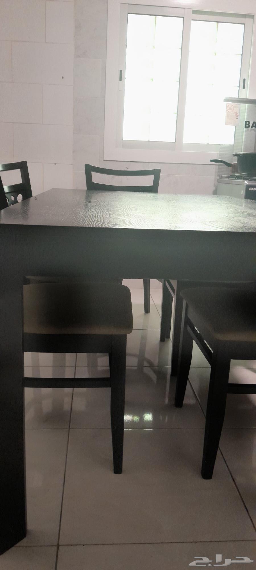 سفرة طعام للبيع المستعجل بسبب السفر واتساب63700179494275110