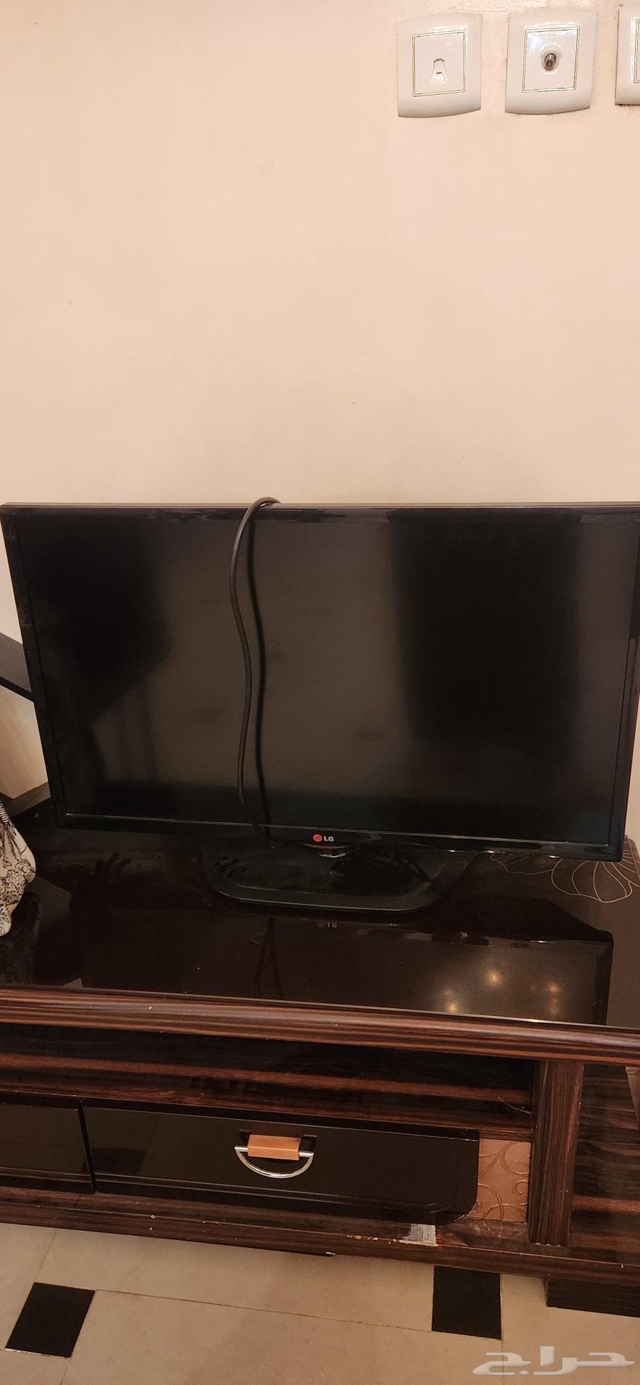 شاشة lG شبه جديدة. خالية العيوب تماما.63699531296002110