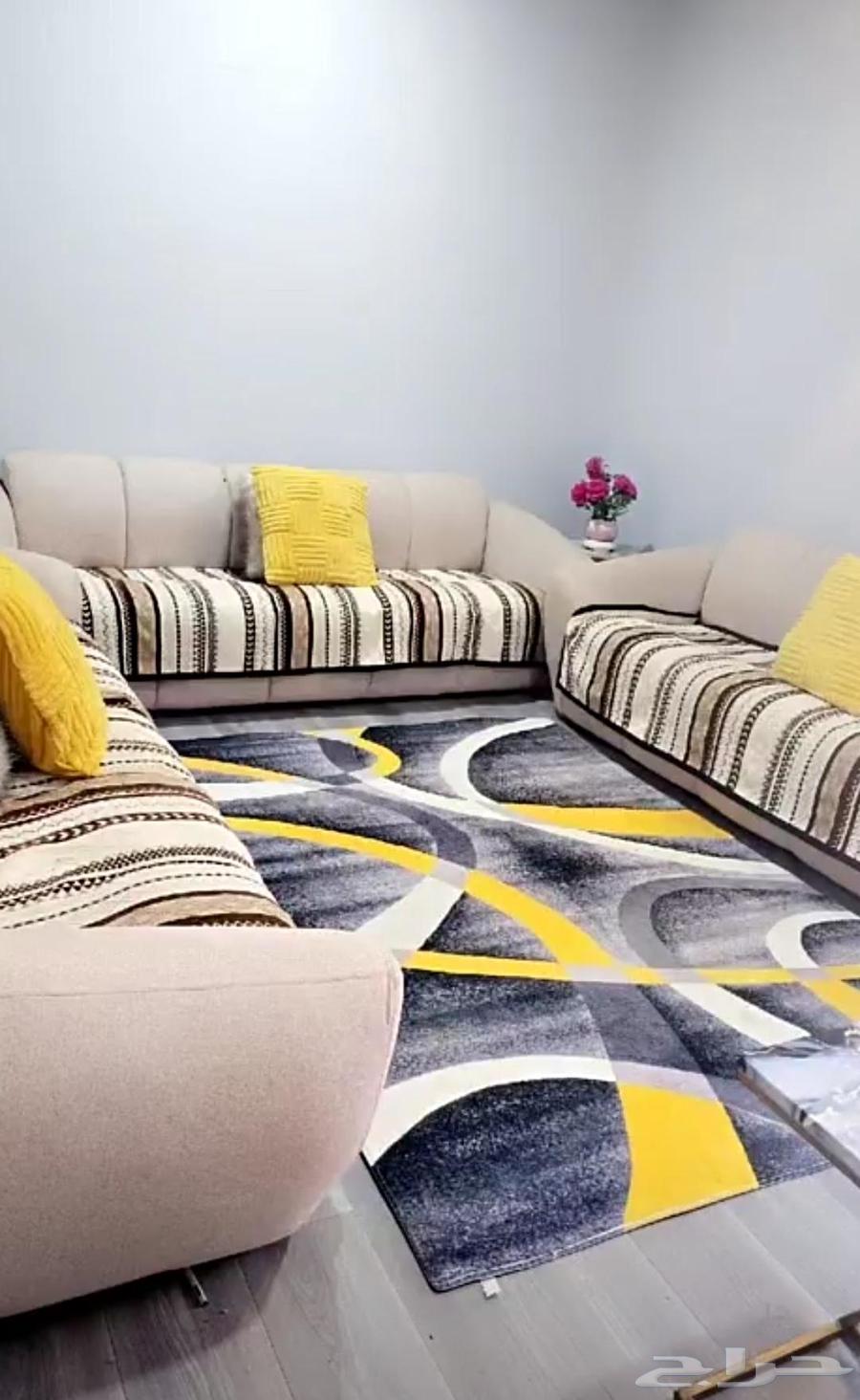 مجلس للبيع ب3000 عمره 4 شهور جديد ونظيف   اللي عليه تلبيسات63713300372483110