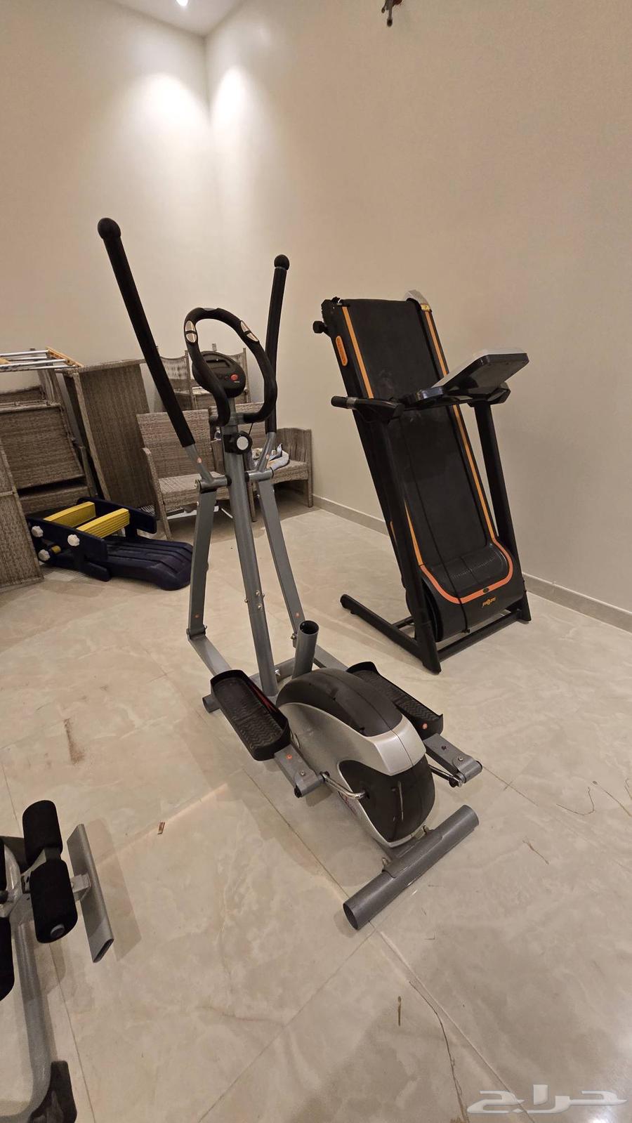 A running session for an athlete with a fitness orbitrac machine63706756938627111