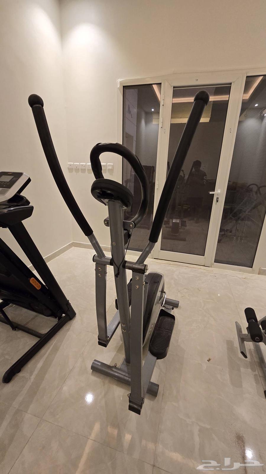 A running session for an athlete with a fitness orbitrac machine63706756938627112