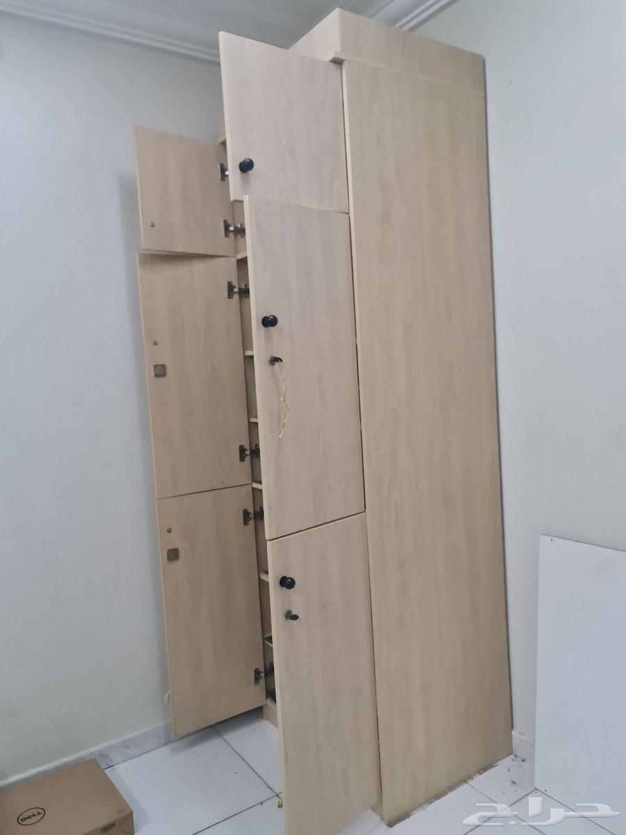 دولاب أبيض مع مرايا أرضية63713575617922112