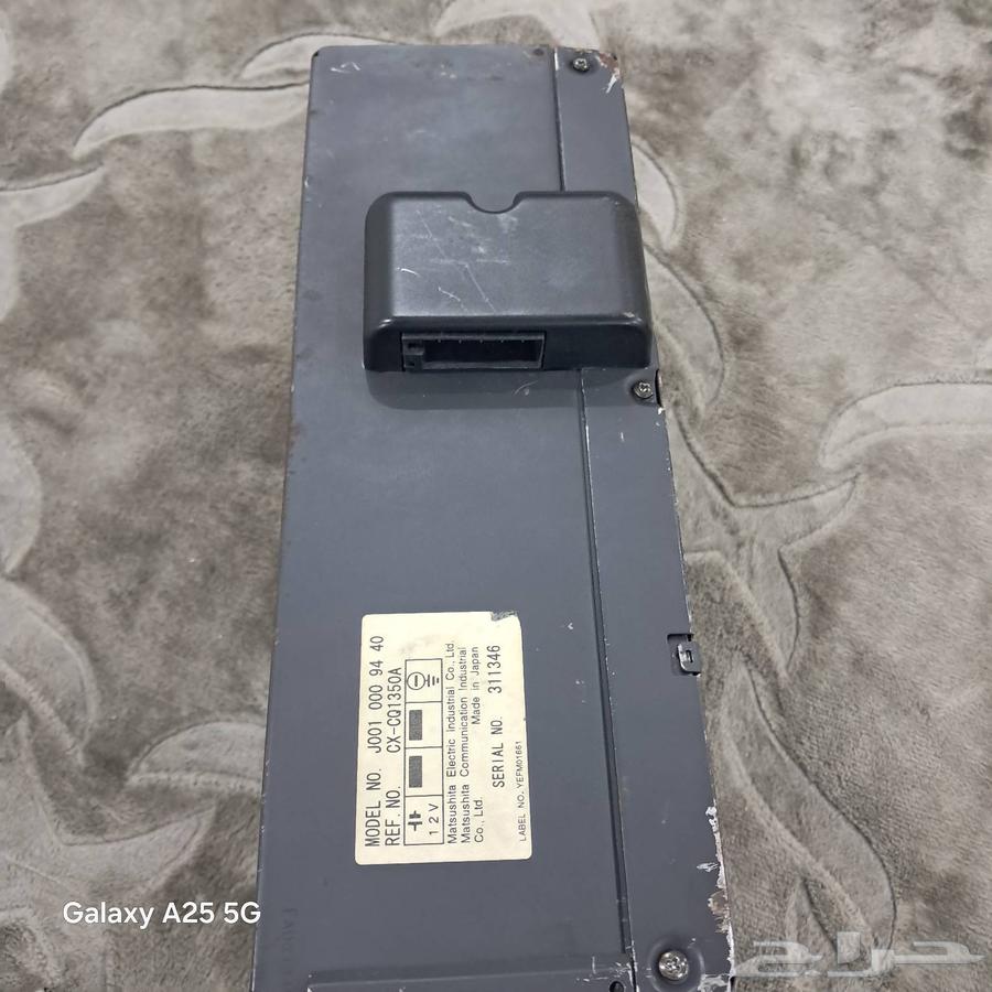 Mercedes 89 model working multi-CD player, no defects63796212483201111