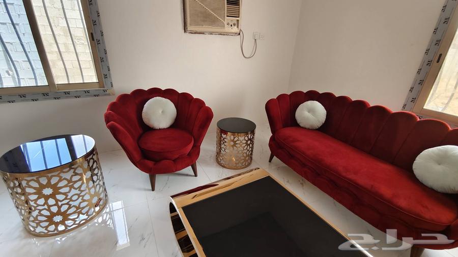 كنب شبه جديد ونوعية ممتاز ومريح جدا63712037700097110
