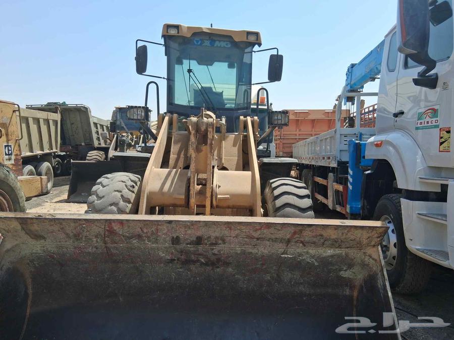 Chinese excavator, model XCMG, size 30, year 201463790623568003111