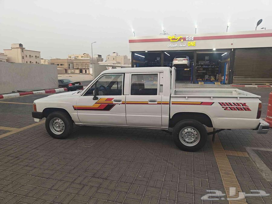 1984 Hilux, refurbished, clean, with new inspection and registration63799406321154113