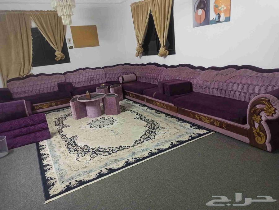 كنب للبيع مع الطاولة السعر 200ريال63706848759171110