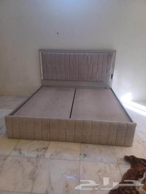 سرير نفرين بحاله ممتازه مع طبليتين بسعر رخيص63709022741505110