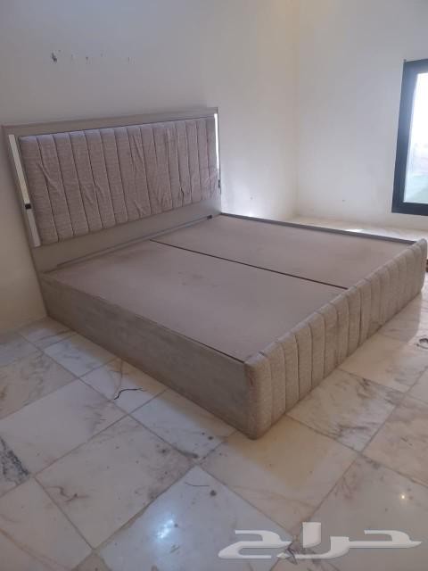 سرير نفرين بحاله ممتازه مع طبليتين بسعر رخيص63709022741505113