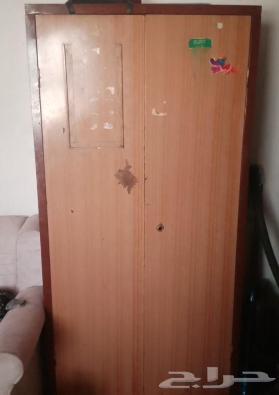 دولاب حديد ومكنسه كهربائية بحاله جيدة للبيع المستعجل63712757057026110
