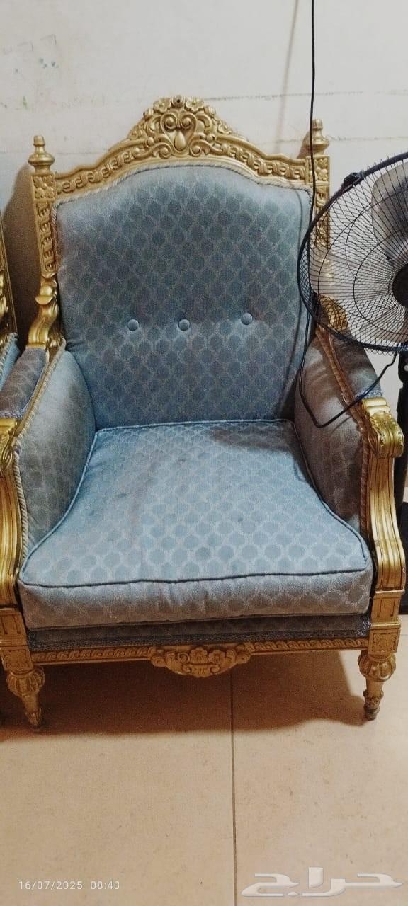 للبيع . غرفة و عدد 2 كنبة و2 كرسي جلوس63710226091521114