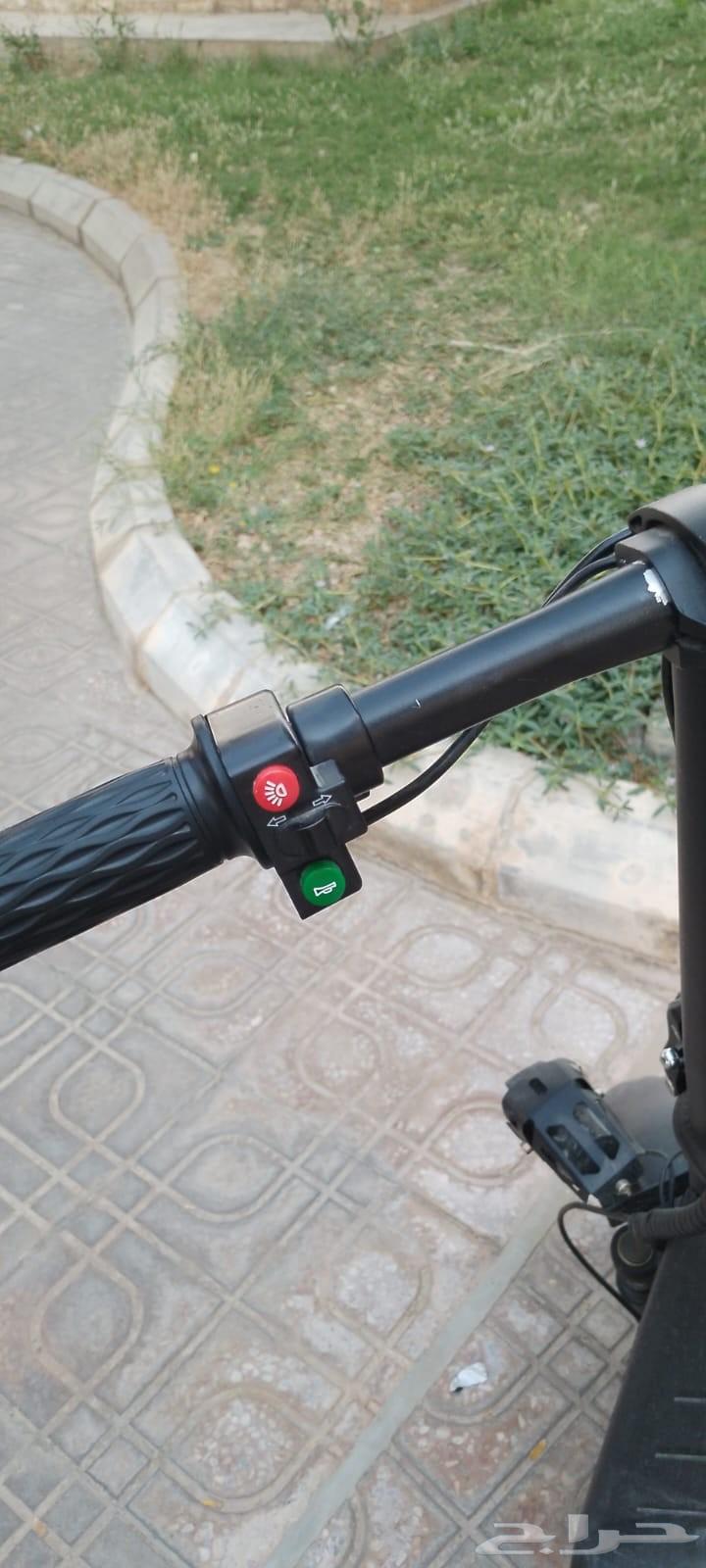سكوتر الوحش للبيع أغراضه كلها موجودة معاه استخدام قليل63711678980354114