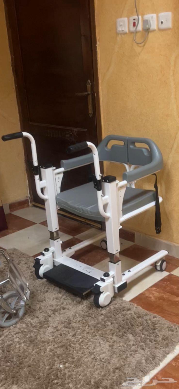 كرسي طبي للمرضى وكبار السن بمواصفات عالية جدا .. جديد63712406245123110