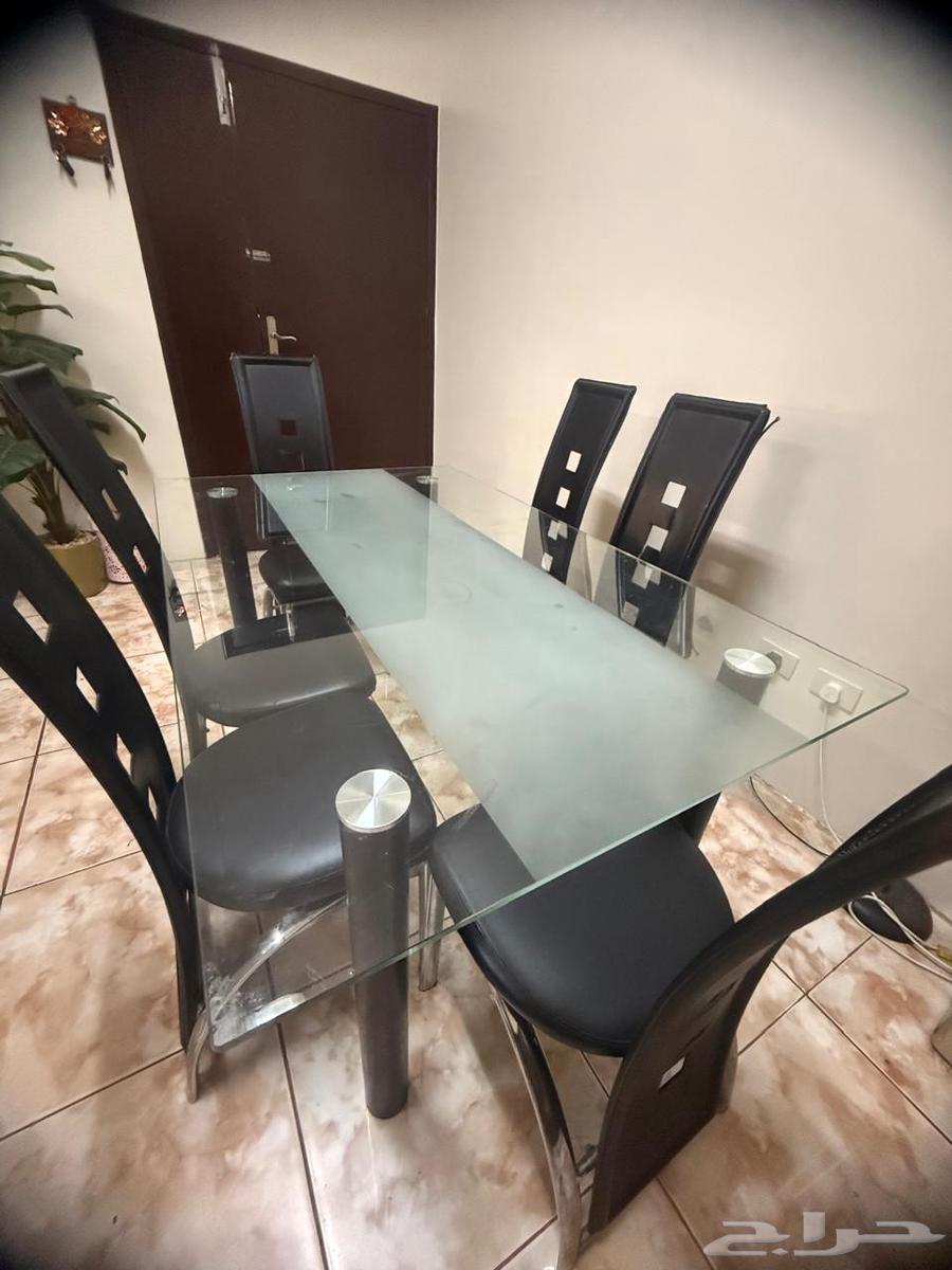 dining table63706475003138112