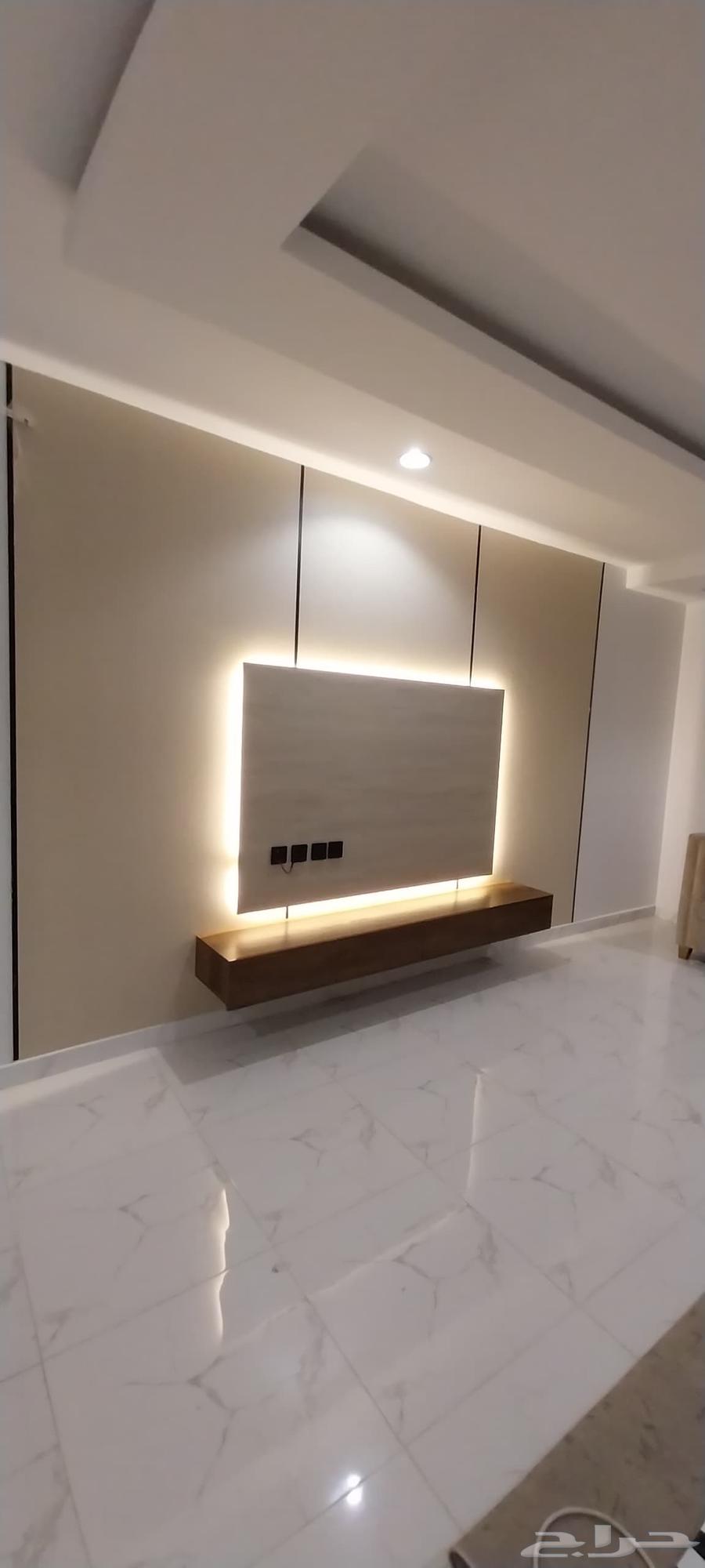 Alternative artificial wood keyboard available, everything in decorations is foam63725537211267110