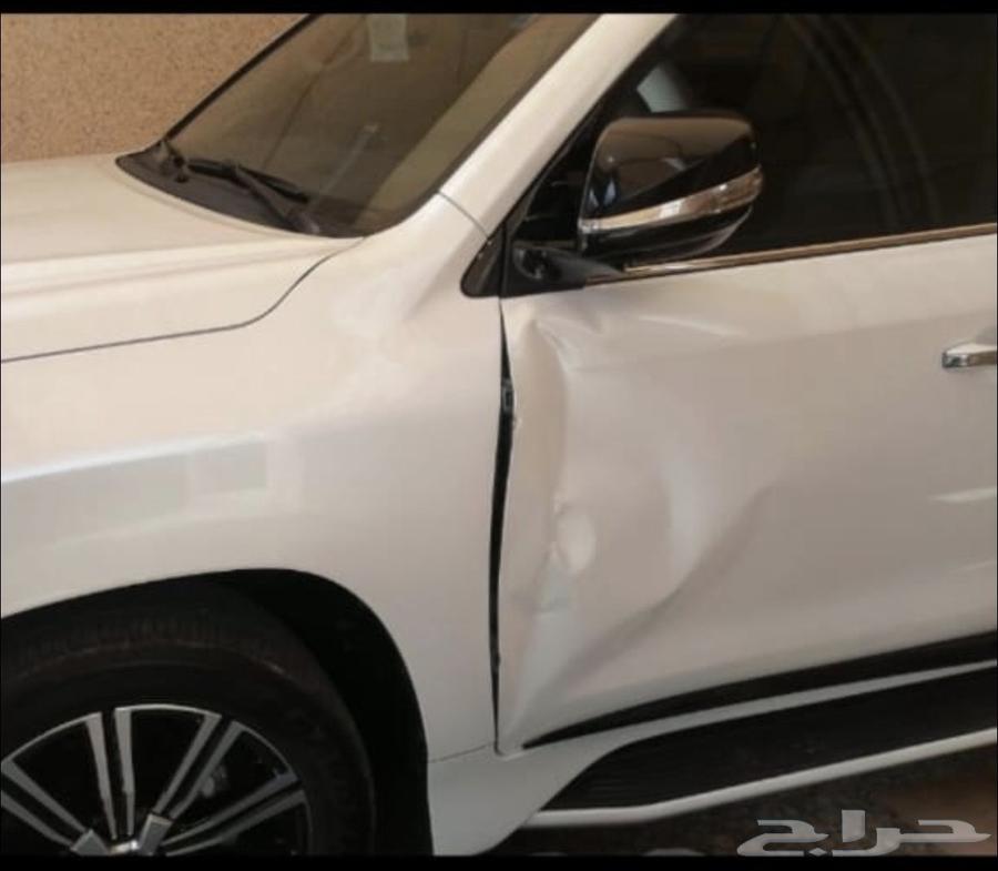 There is a sale for a Lexus door only, not the car, just the door picture as shown in the offer63814512025730112