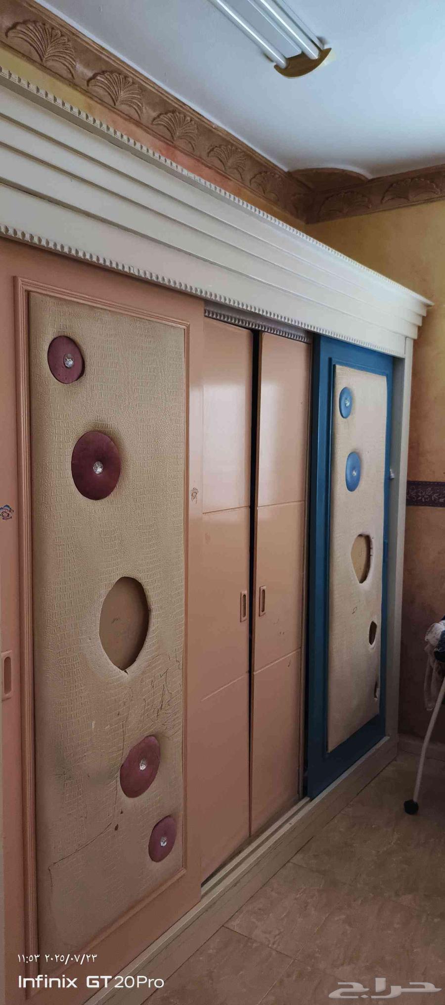 اغراض بيت للبيع في حاله جيده والشاشه مره جديدة63722057068162110