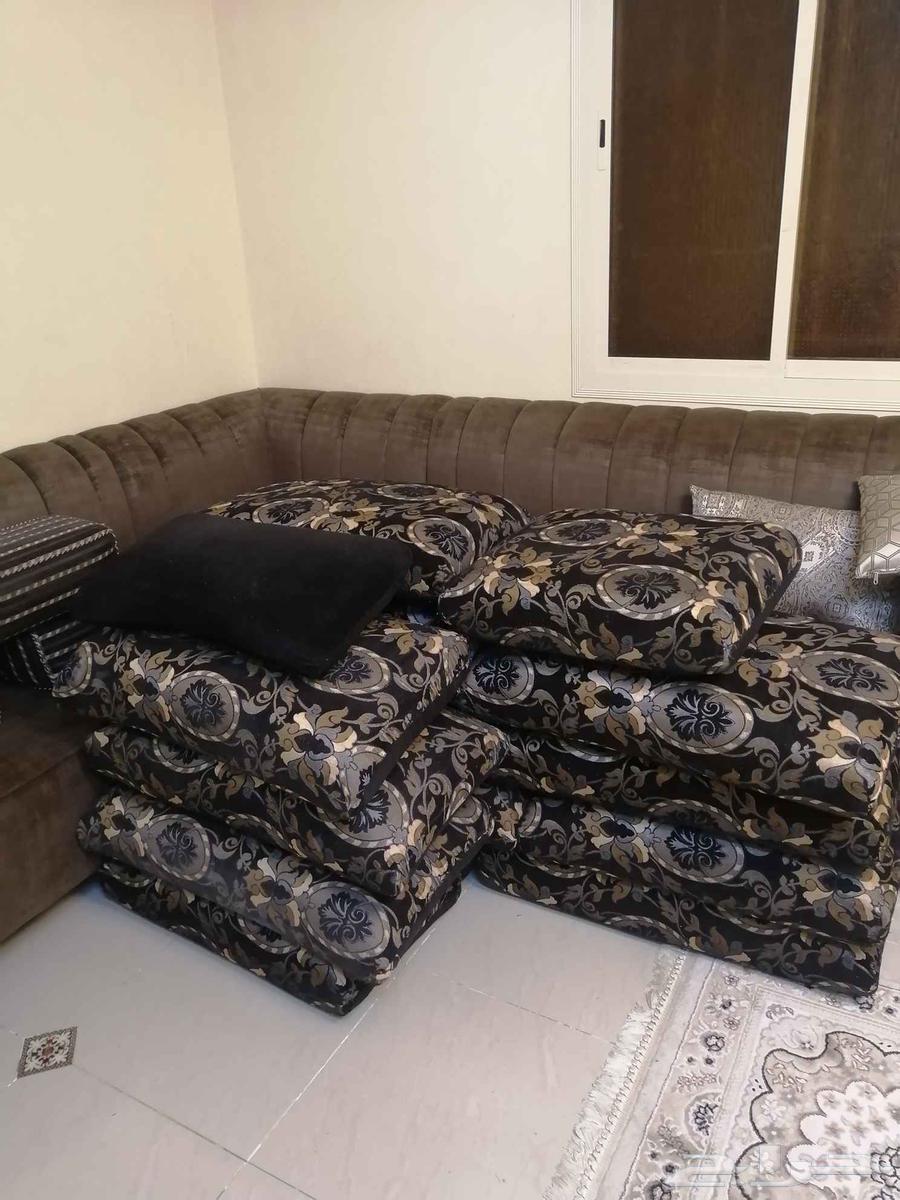 A clean full set, nothing missing except 3 pillows. 3 pillows63727639450370112