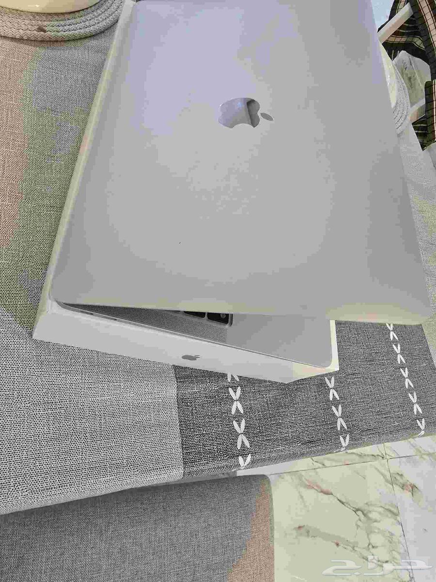 Mac book air m1 cycles count 71 battery 94 less usage63720217377665112