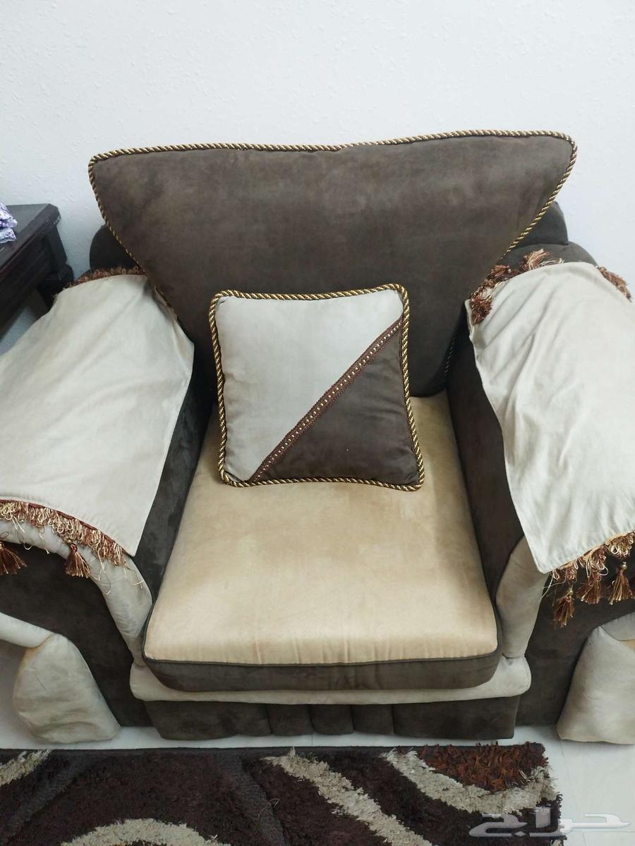 Very clean sofa, unfolds on both sides, 1 water rug, 2 tables, 2 curtains, price 80063717903257858114