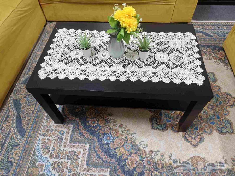 Sofa in good condition with carpet and tables63723361352066110