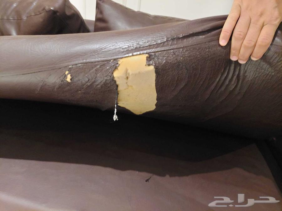 كنب للبيع حرف L مستعمل ويحتاج الى تنجيد خشبه ممتاز63725805443713112