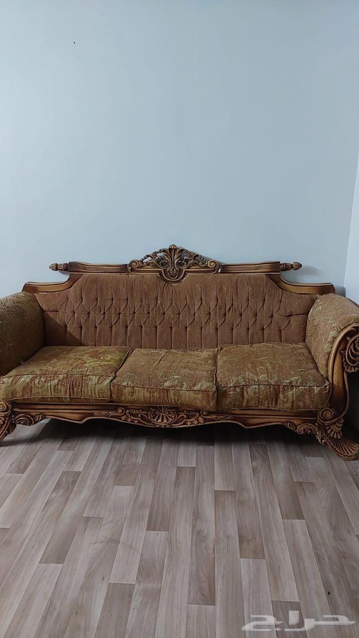 Arabic session also includes three sofa pieces63726458530434111