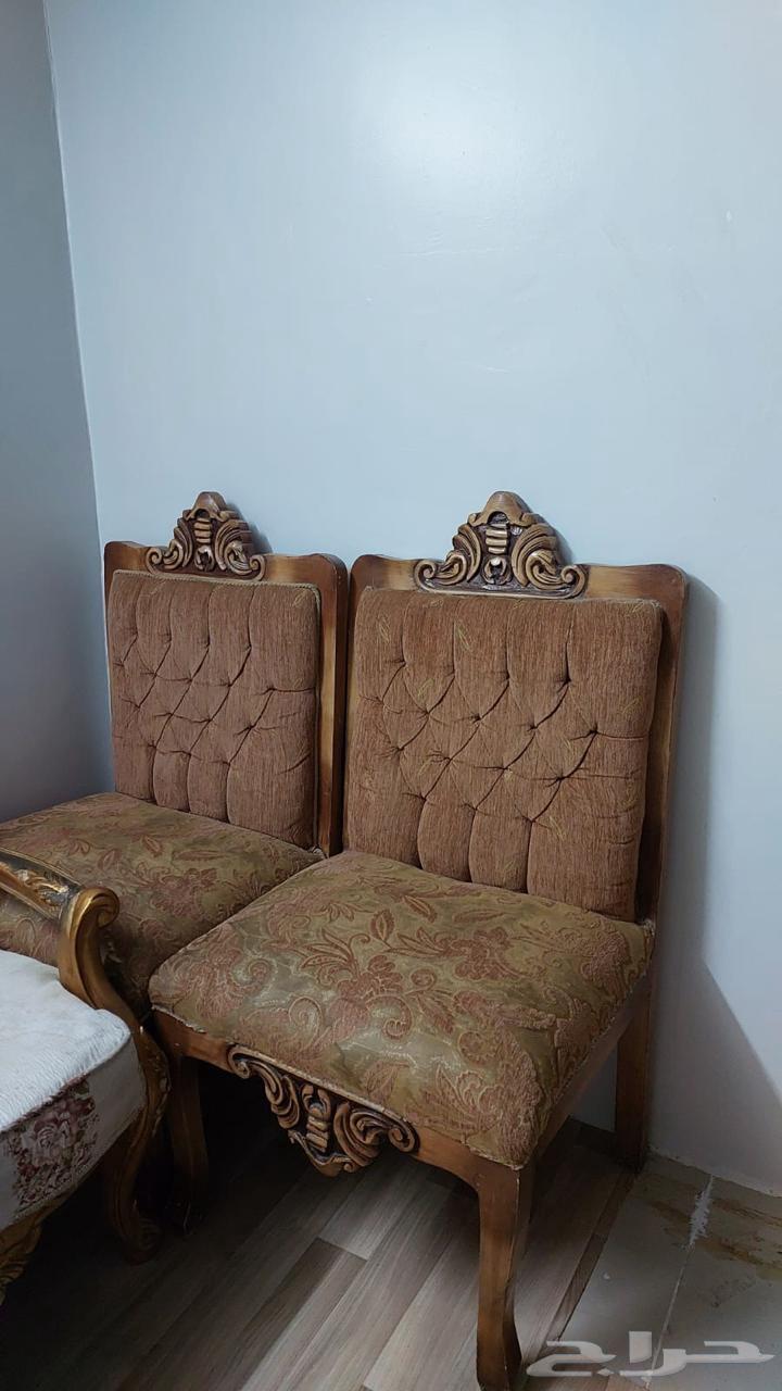 Arabic session also includes three sofa pieces63726458530434110