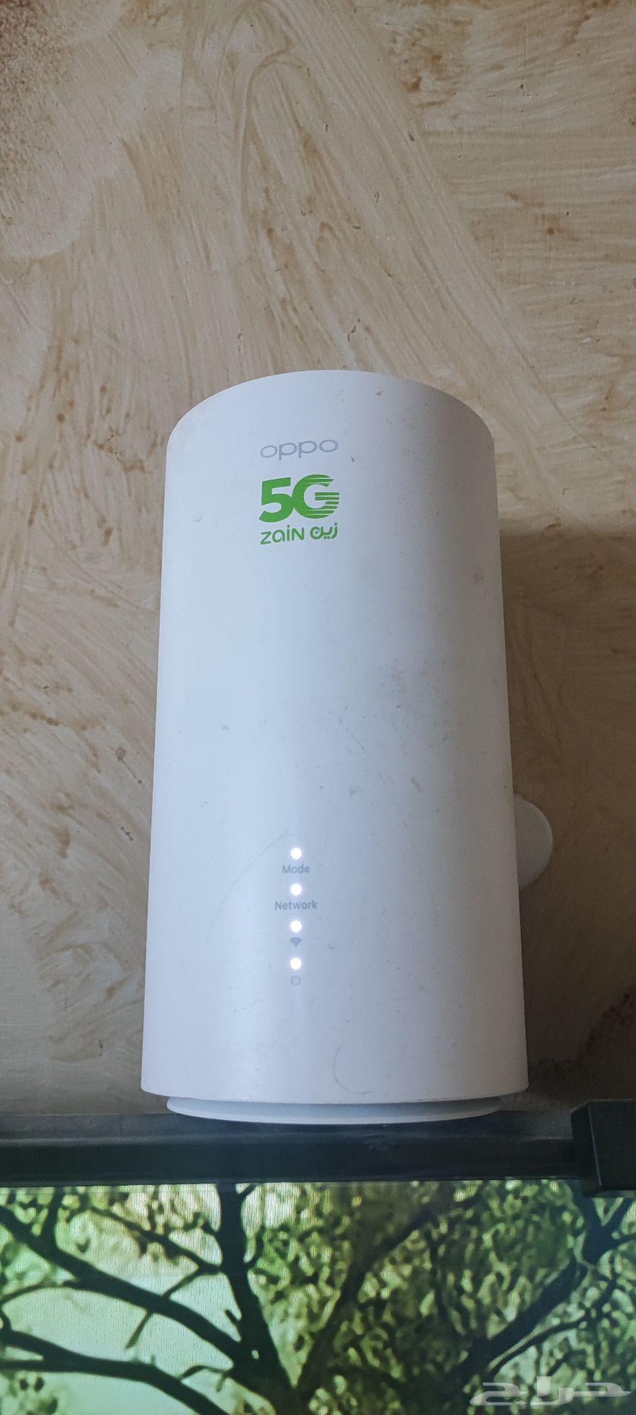 5G router for sale, two-year contract with 6 months remaining, unlimited internet63727639371138110