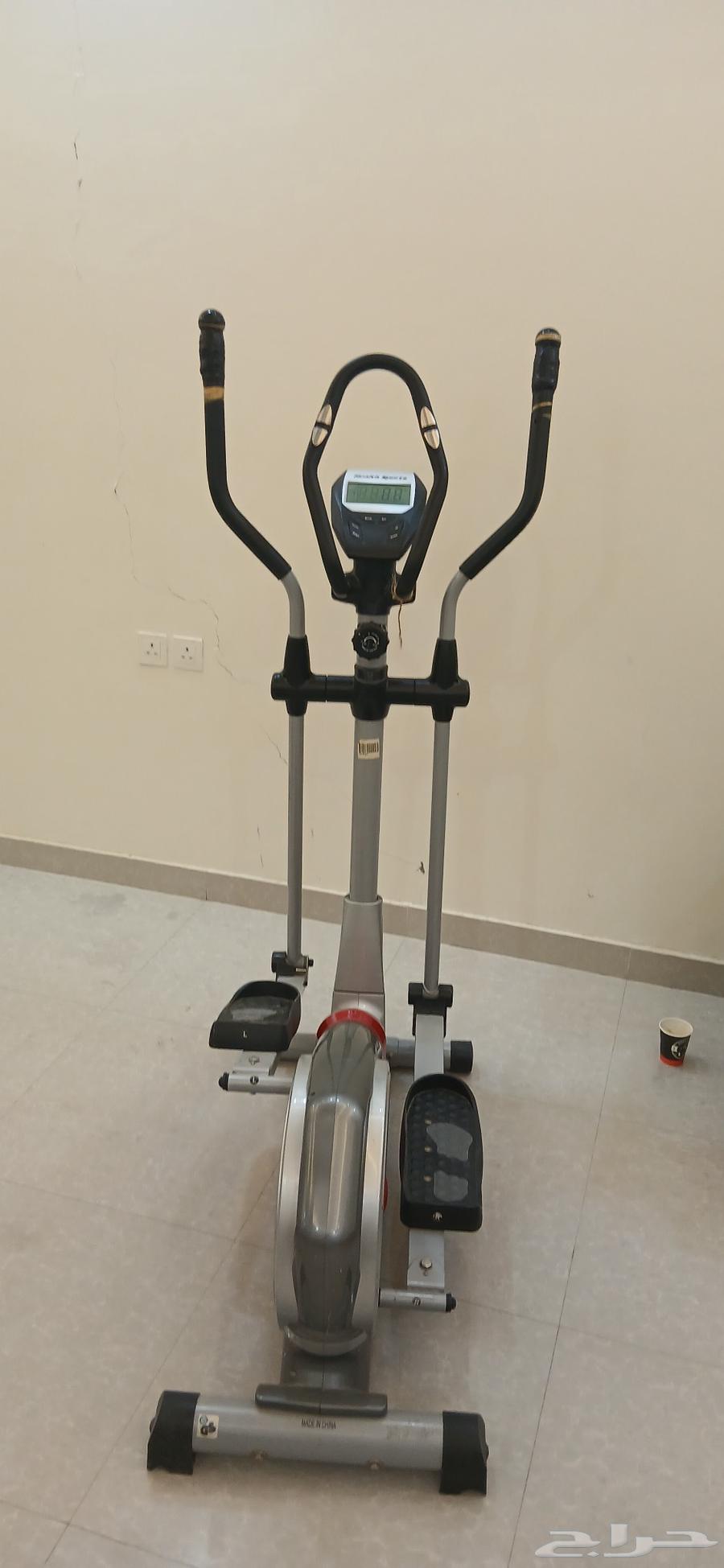 للبيع كنب خمس قطع ياخذ 9 انفار وا سير مشي63717631062530113