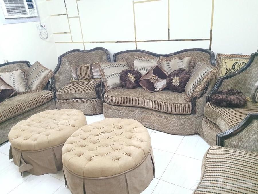Sofa from Al Mutlaq in excellent condition for sale in Dammam for highest bid63733211092610114