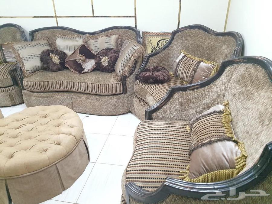 Sofa from Al Mutlaq in excellent condition for sale in Dammam for highest bid63733211092610110