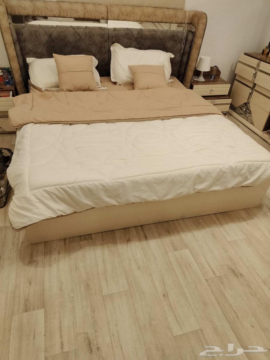 للبيع مستعجل غرفه نوم كامله تركيه خشب اصلي63738555536385110