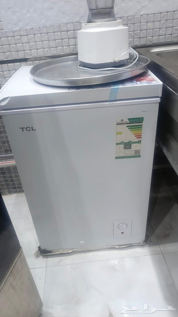 There is a semi-new beverage and pastry display refrigerator and also a new freezer63738555573505110