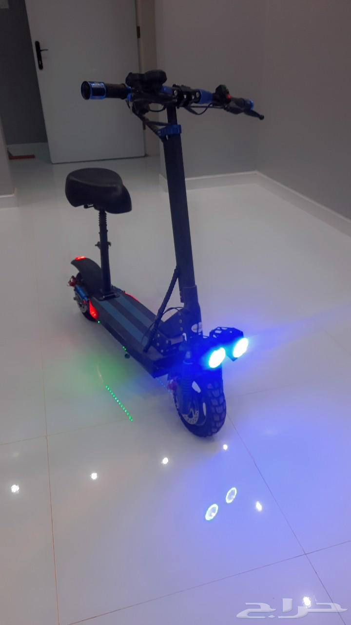 اسكوتر الوحش للبيع استخدام بسيط مع جميع اغراضه شاحن والعده63731996922627112