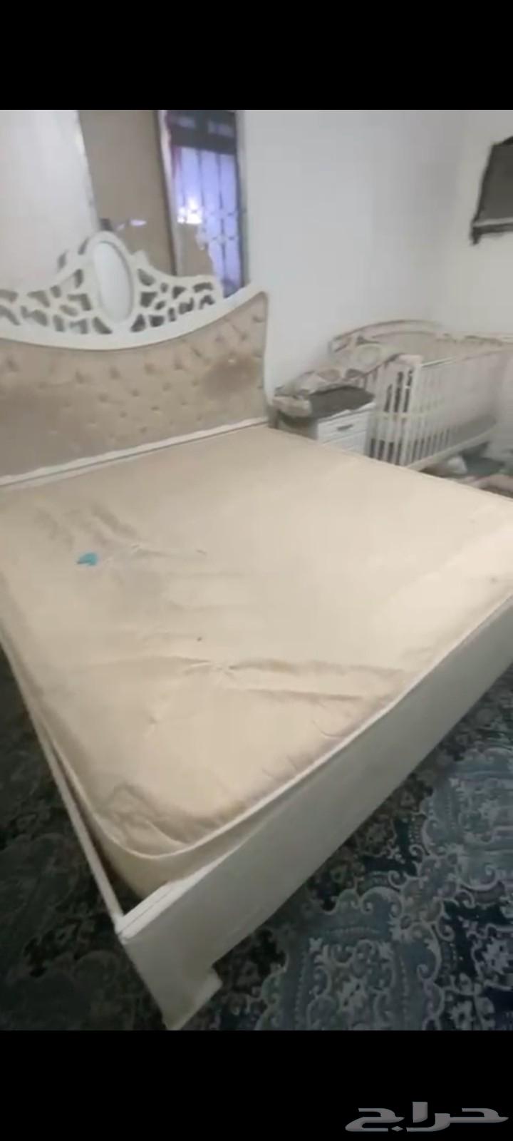 غرفه نوم بيضاء سبب البيع السفر استعمال خفيف 55063729197387267111