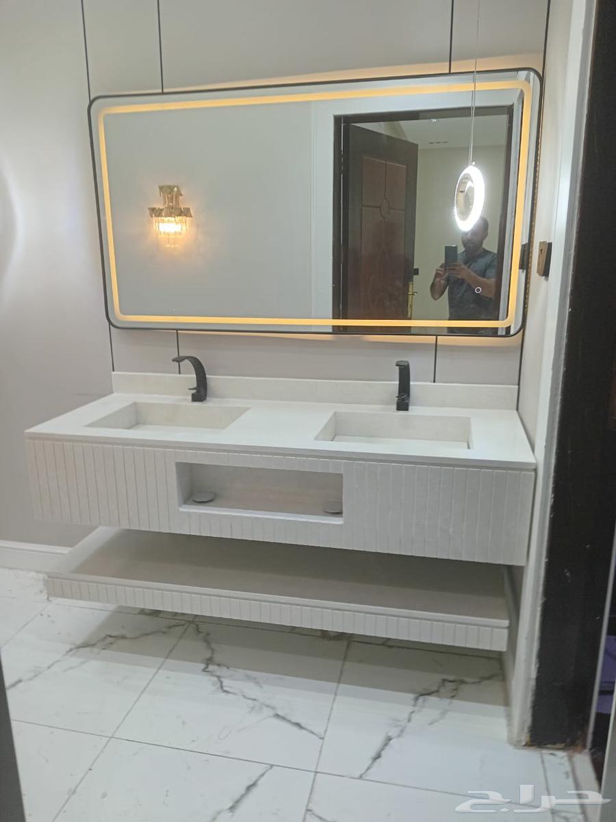 LED Lighting Mirrors in 4 Large Sizes with Frames in 3 Colors63729103067266112